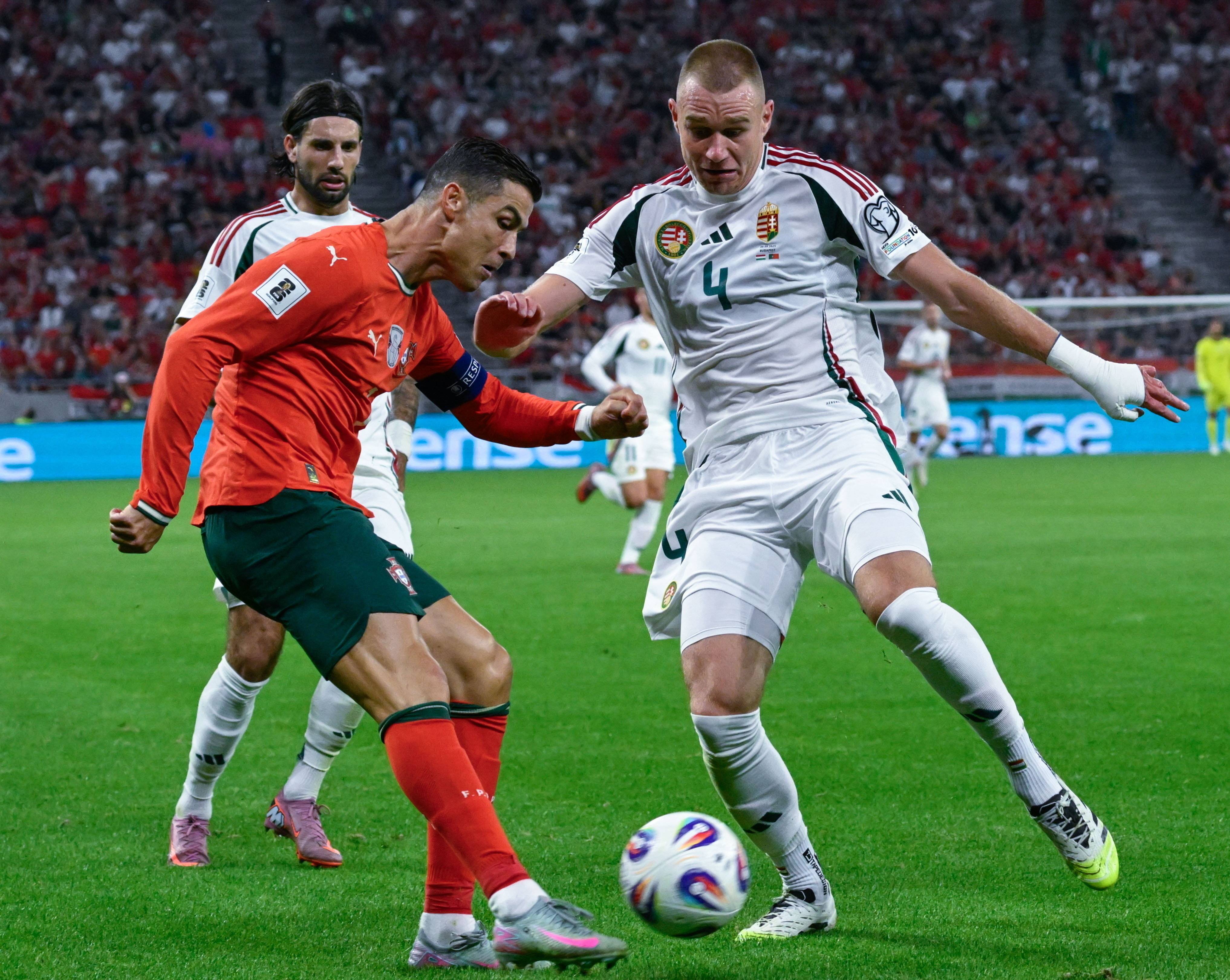 金年会官网-葡萄牙体育训练开放日，加时末段门线救险引欢呼，西甲在即，训练强度明显提升的简单介绍